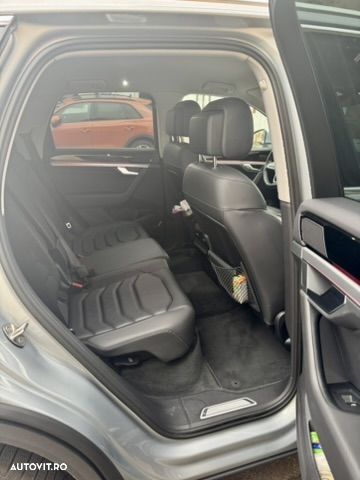 Volkswagen Touareg V6 TDI Elegance - 12