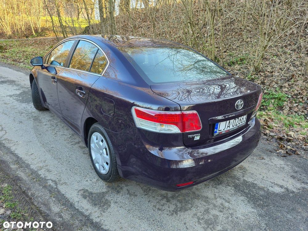 Toyota Avensis - 2