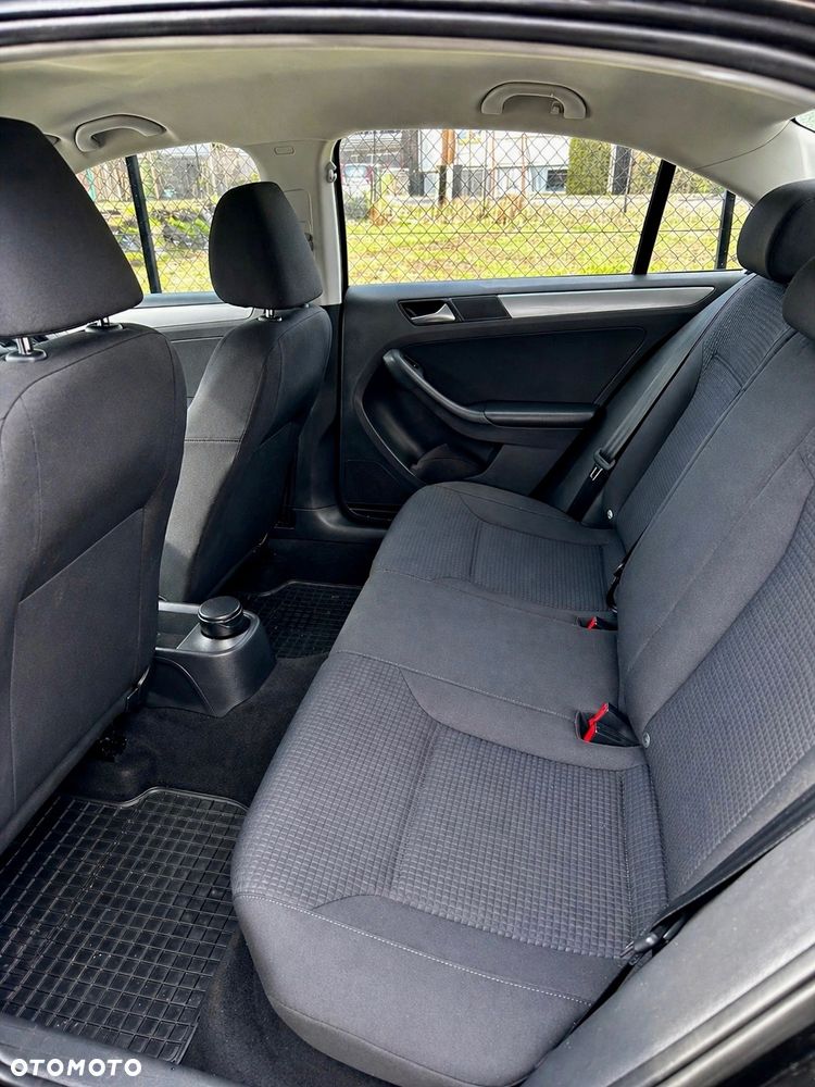 Volkswagen Jetta 2.0 TDI DPF BMT Trendline - 9