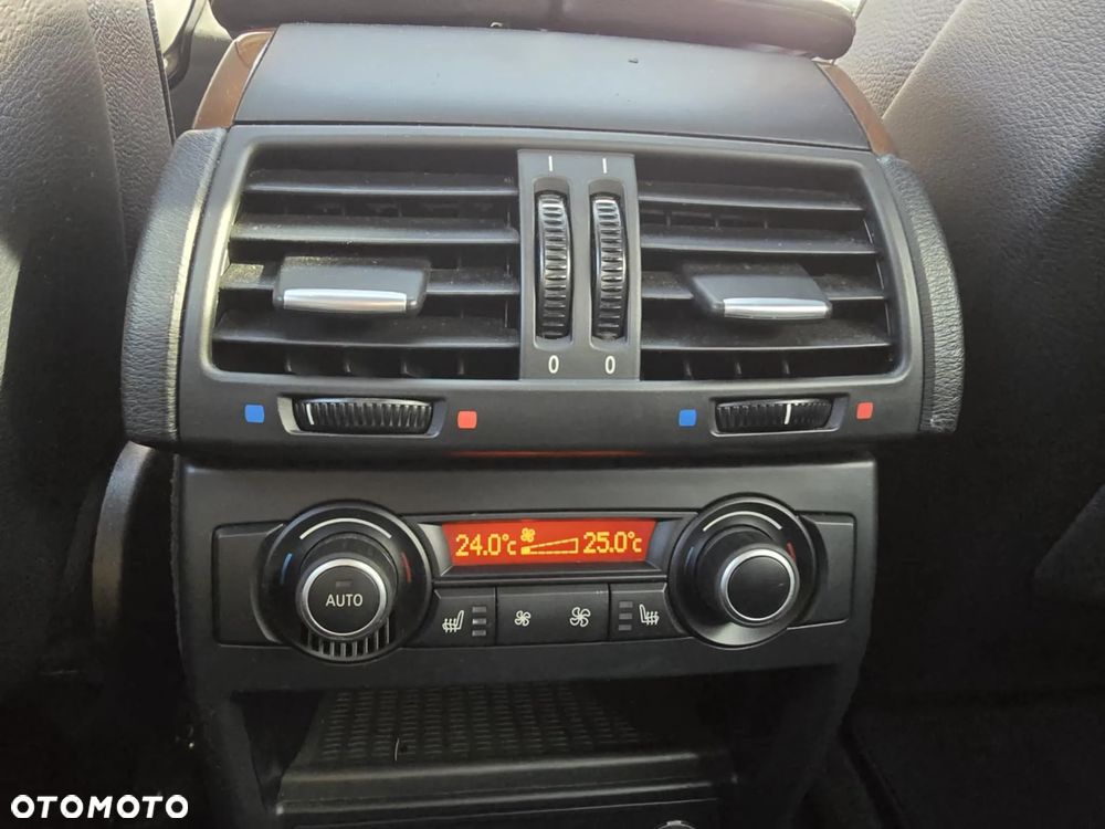 BMW X6 35i xDrive - 27