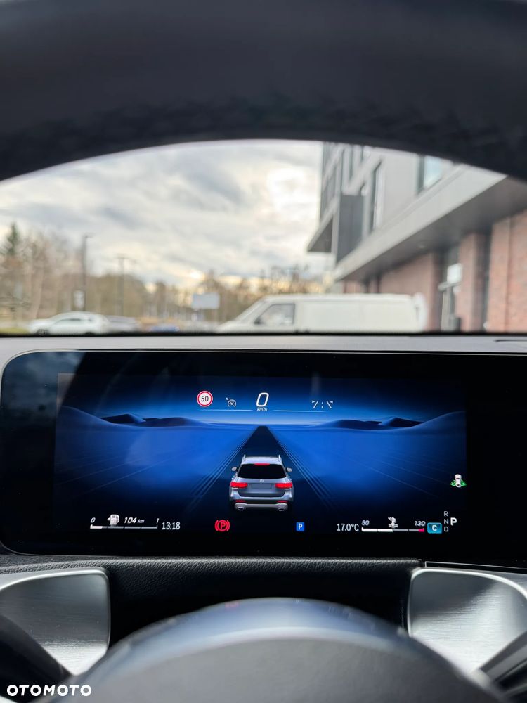 Mercedes-Benz GLB - 14