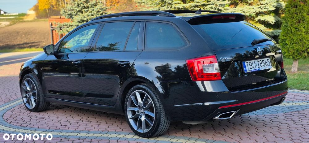 Skoda Octavia Combi 2.0 TDI DSG RS - 35