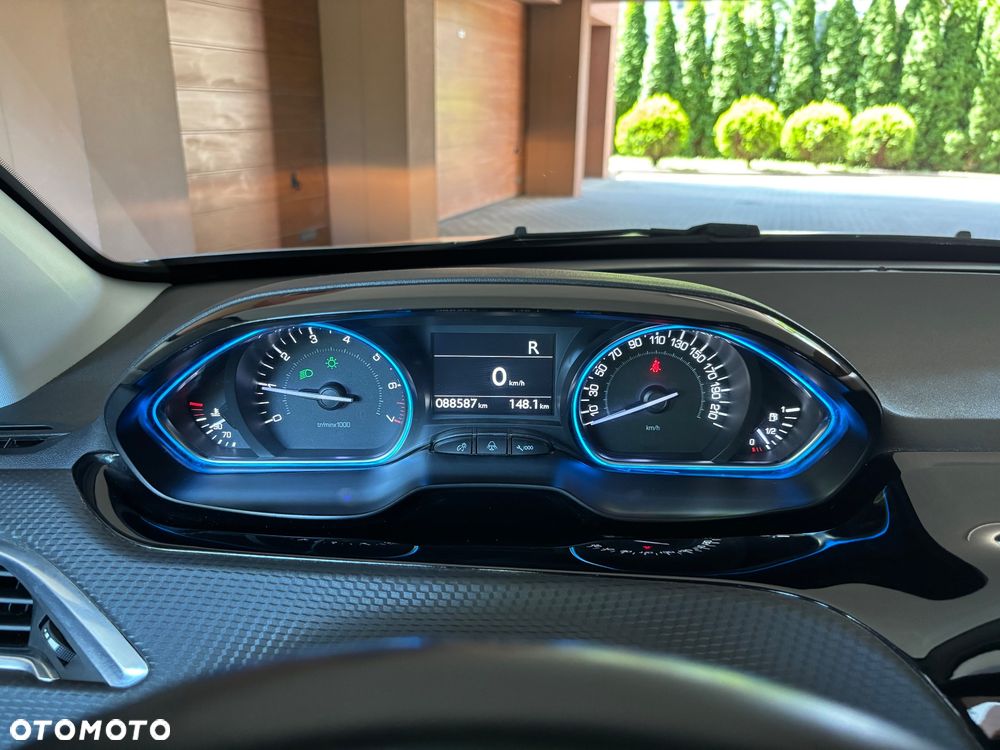 Peugeot 2008 PureTech 110 GPF Stop&Start EAT6 Allure - 4
