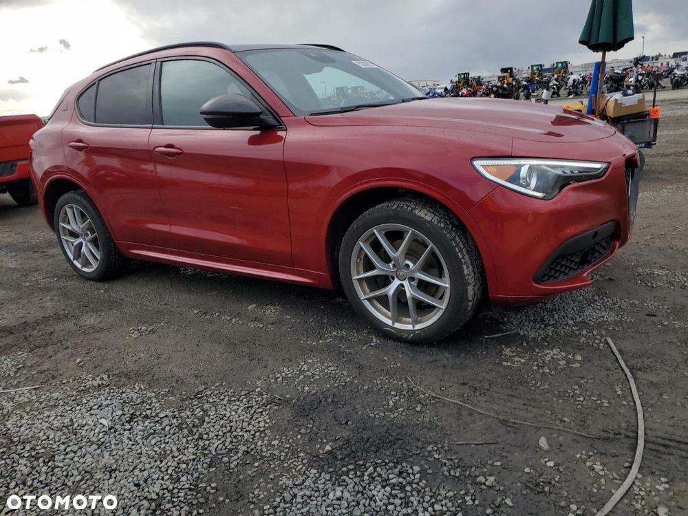 Alfa Romeo Stelvio 2.0 Turbo 16V AT8-Q4 Veloce Ti - 3