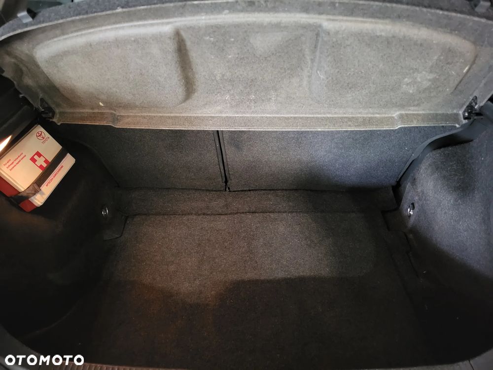 Toyota Auris 1.33 VVT-i Terra - 10