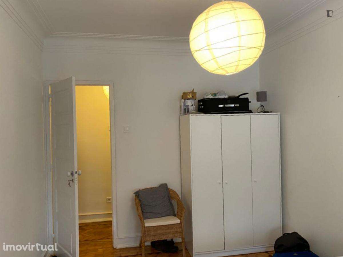 Quarto - localizado em Roma-Areeiro Lisbon - Grande imagem: 2/8