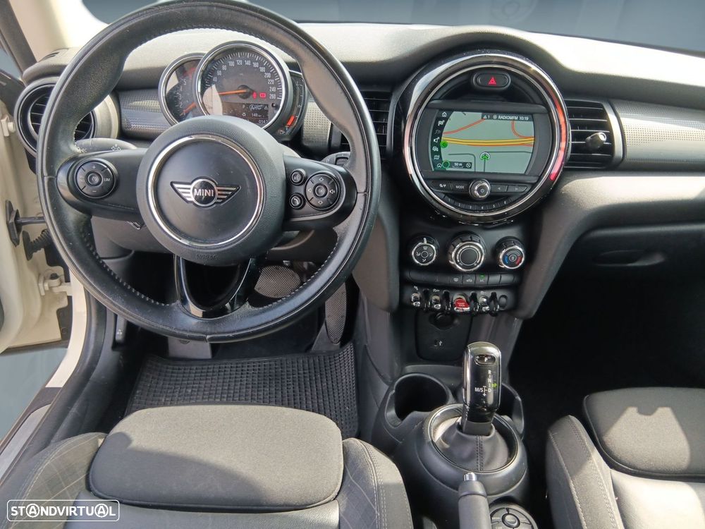 MINI 3 Portas Cooper D Auto - 14