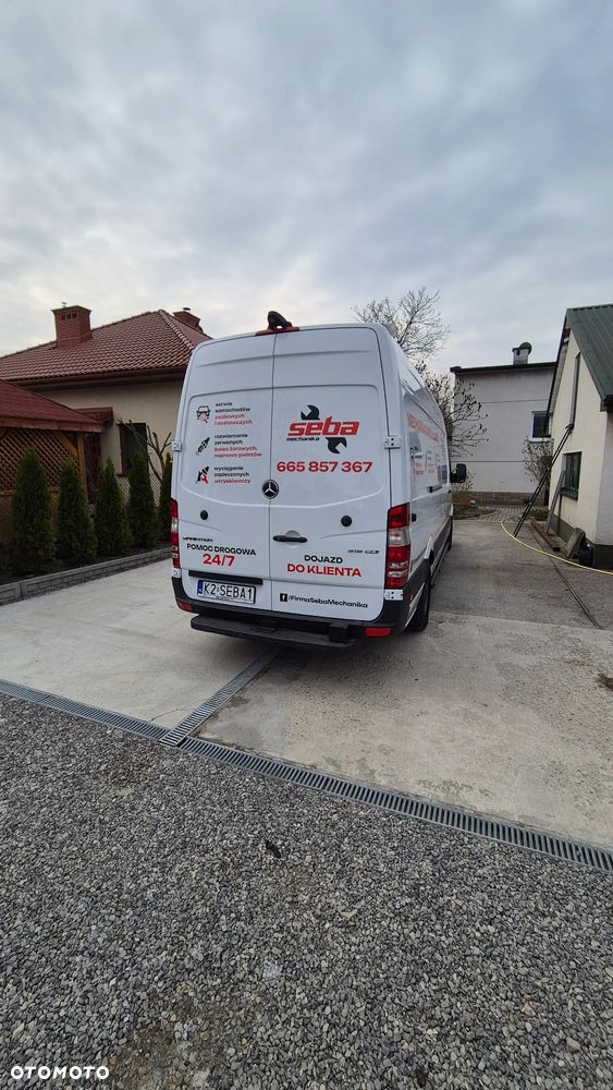 Mercedes-Benz SPRINTER 319 - 6