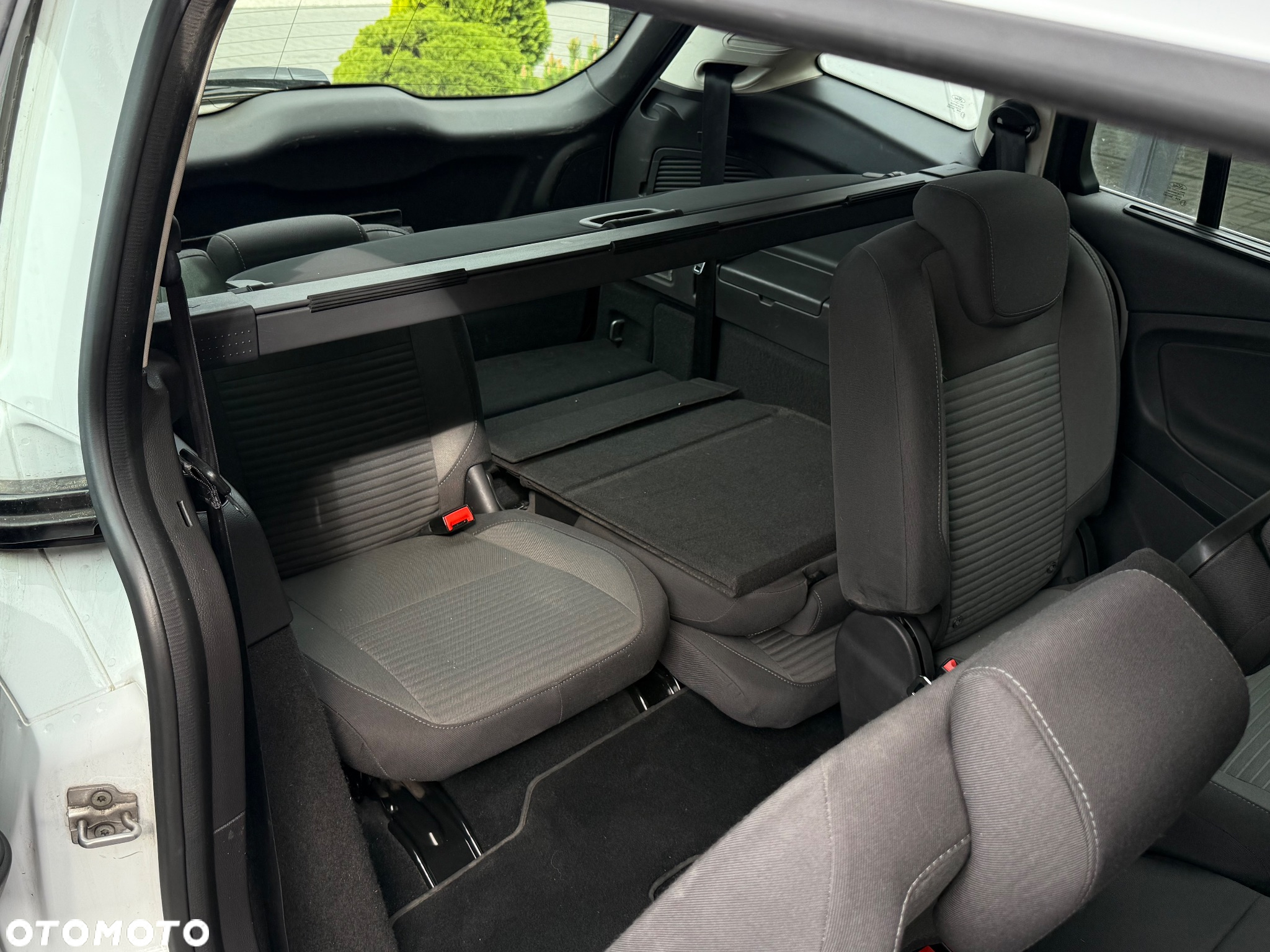 Ford Grand C-MAX - 14