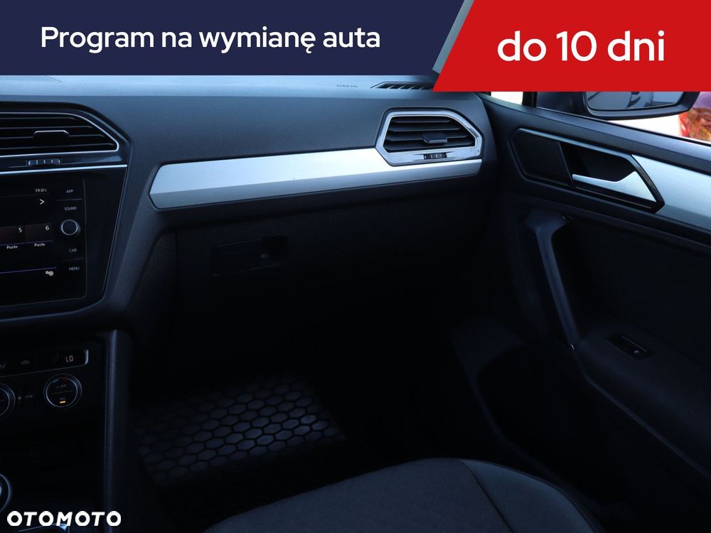 Volkswagen Tiguan - 10