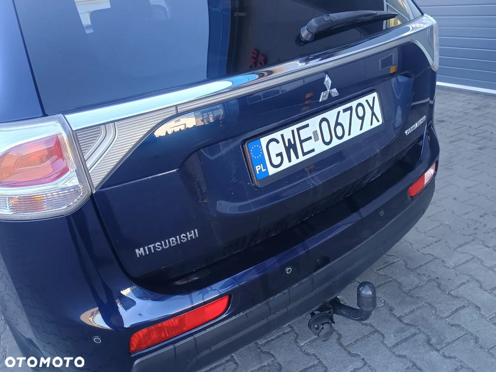 Mitsubishi Outlander 2.2 DI-D 4WD Automatik Instyle - 31