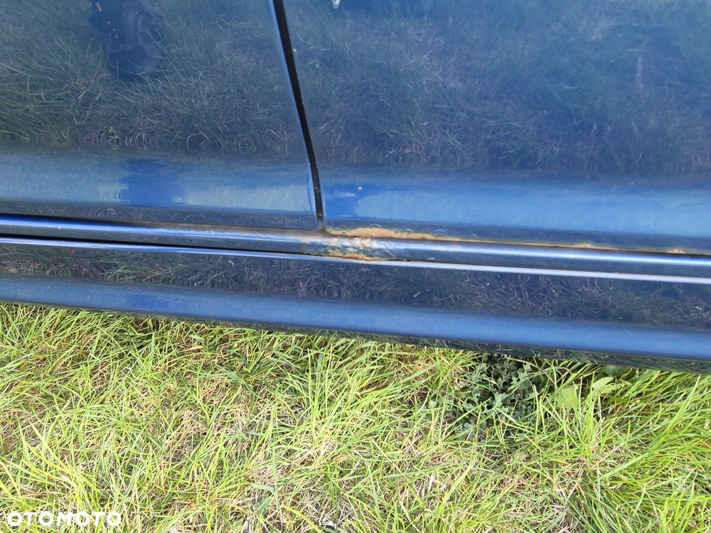 BMW Seria 3 320i Touring - 28