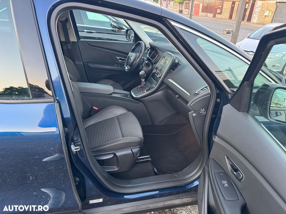 Renault Grand Scenic - 11