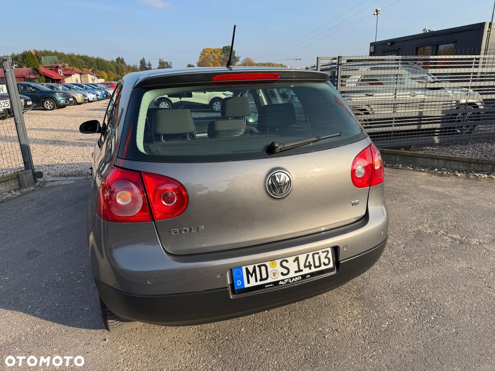 Volkswagen Golf - 24