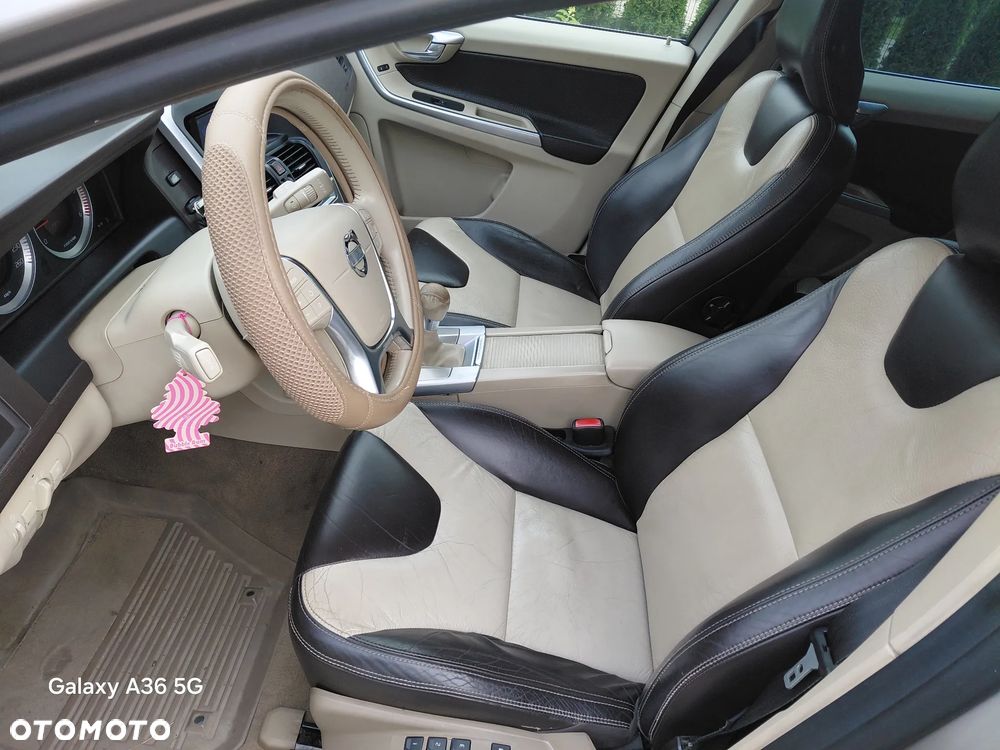 Volvo XC 60 D5 AWD - 3