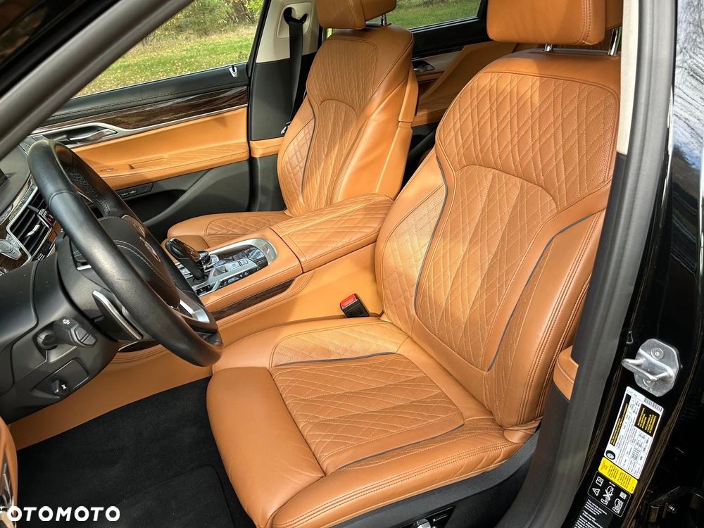 BMW Seria 7 750Li xDrive - 9