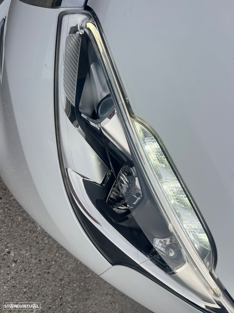 Peugeot 208 1.2 PureTech Style - 23