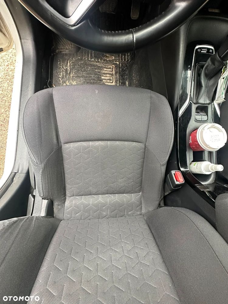 Toyota Corolla 1.8 Hybrid Comfort - 18