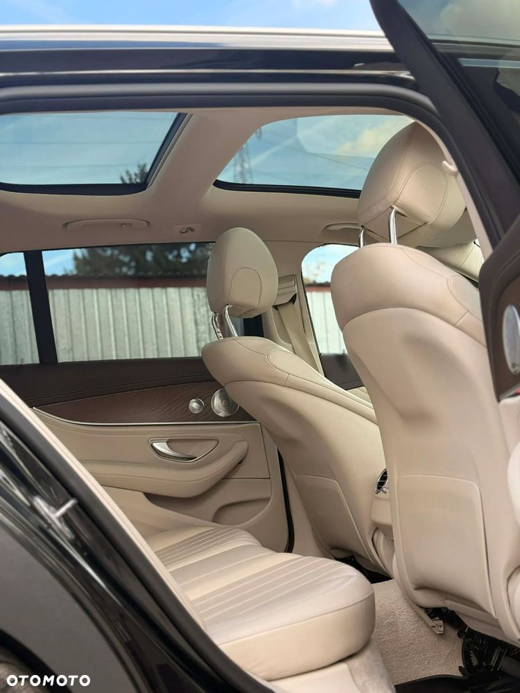 Mercedes-Benz Klasa E 220 d 4-Matic All-Terrain - 19