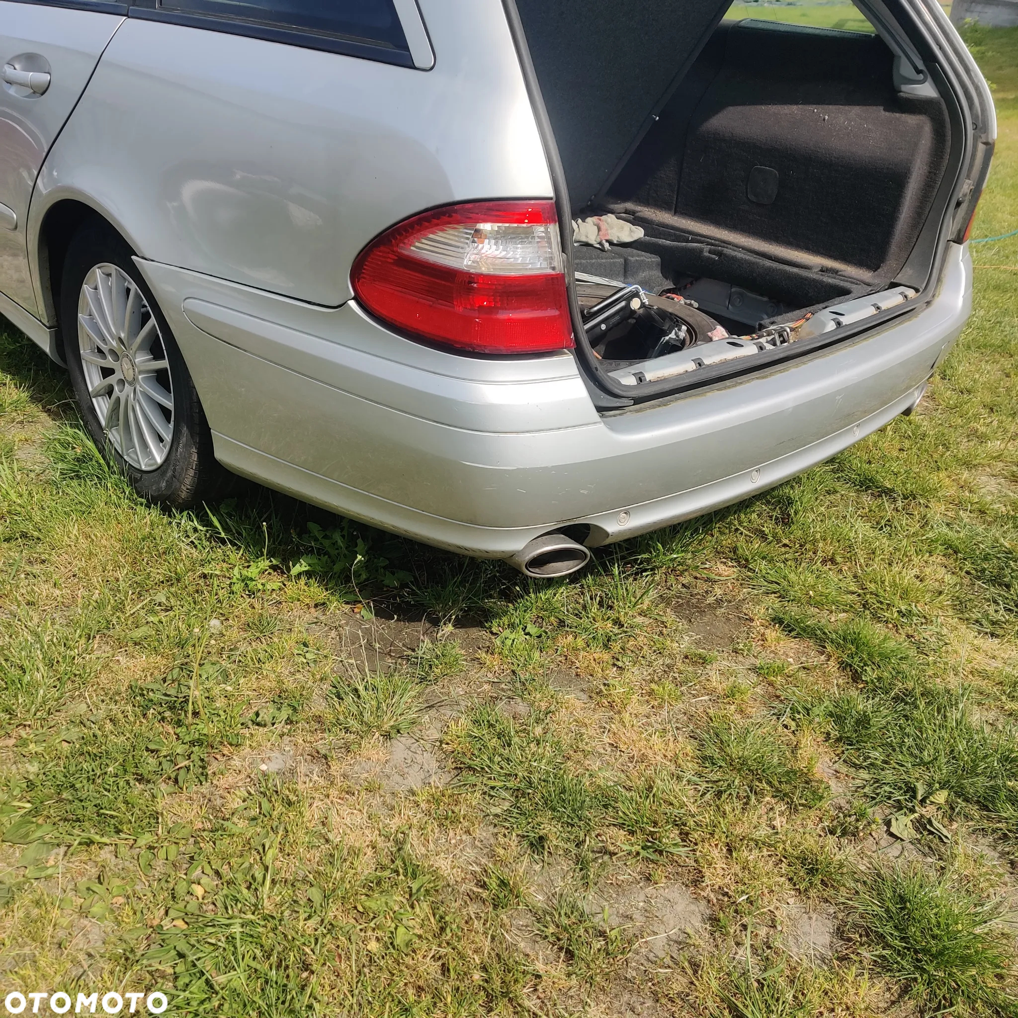 MERCEDES W211 KOMBI CLASSIC  ZDERZAK TYL PDC NA 2 TŁUMIKI - 2