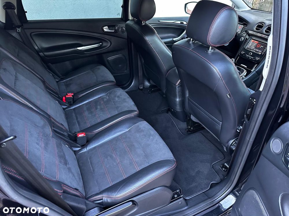 Ford S-Max - 33