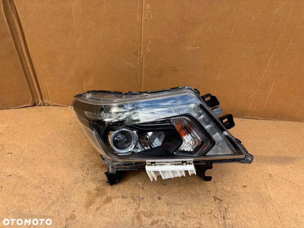 Nissan Navara D23 IV NP300 Oryginalna Lampa Europejska Full Led Prawa Przednia 26010-5JT1A 26010 Cała Ładna 2568704300 - 1