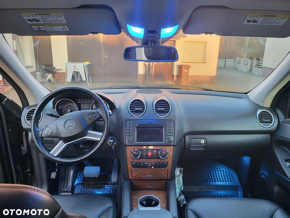 Mercedes-Benz ML - 15