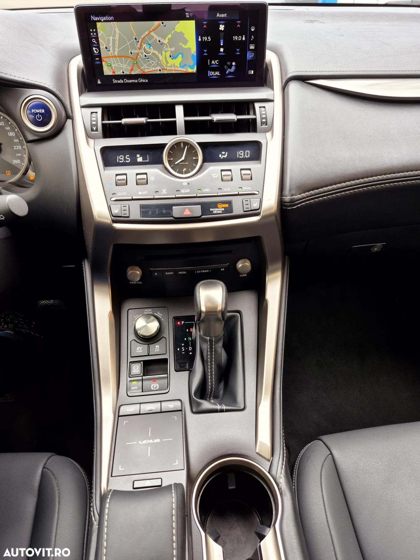 Lexus Seria NX - 12
