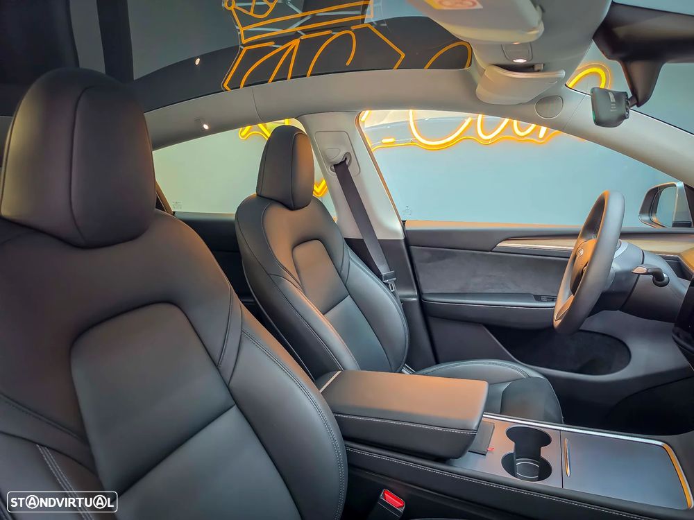 Tesla Model Y - 18