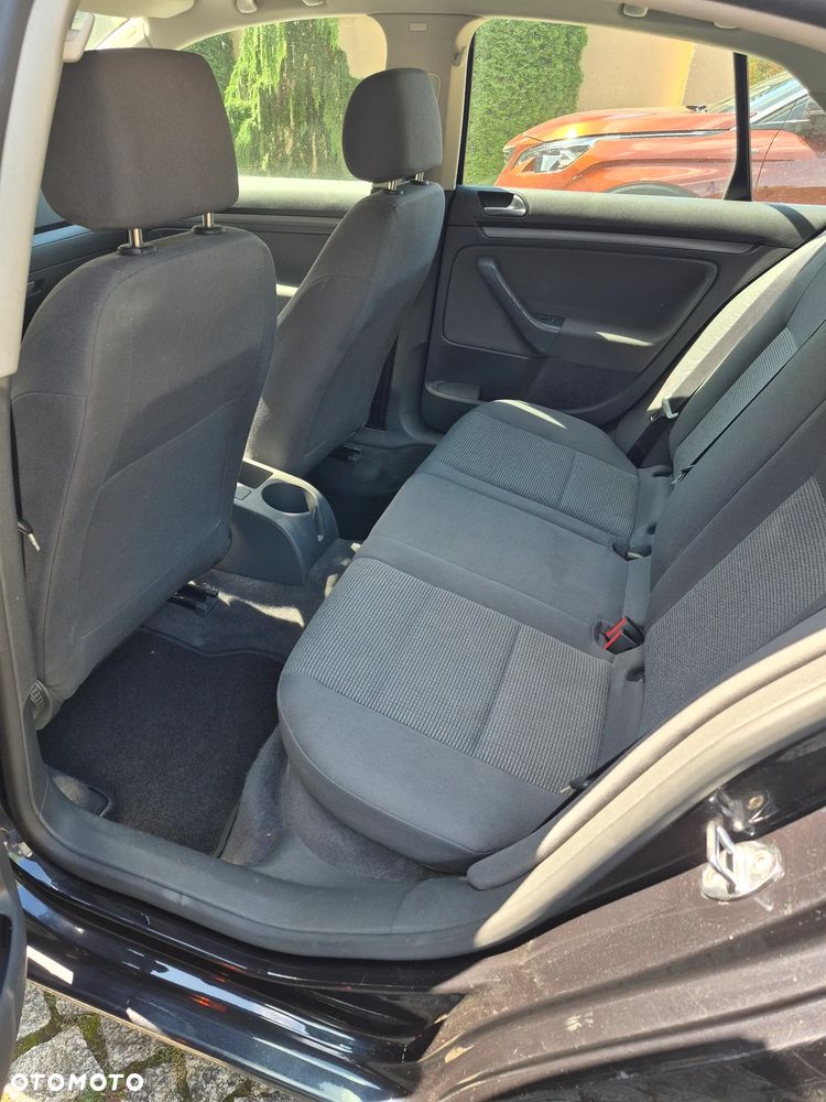 Volkswagen Jetta - 7