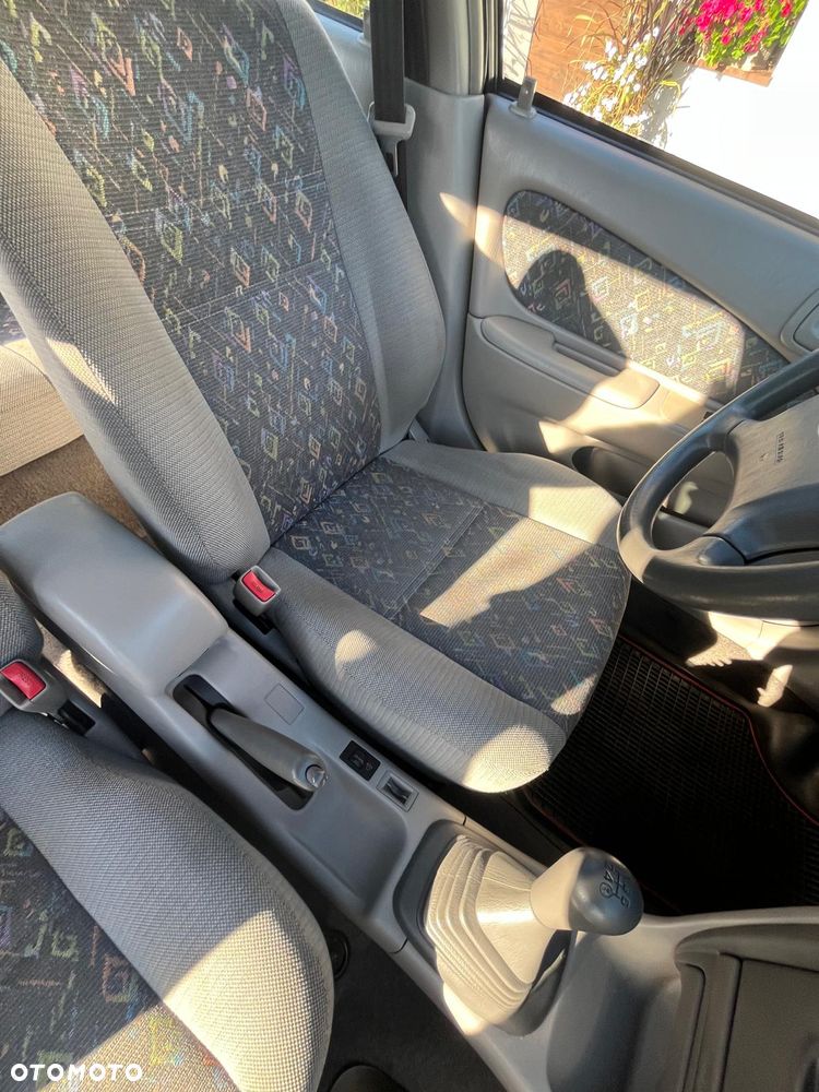 Toyota Corolla 1.4 XLi - 26