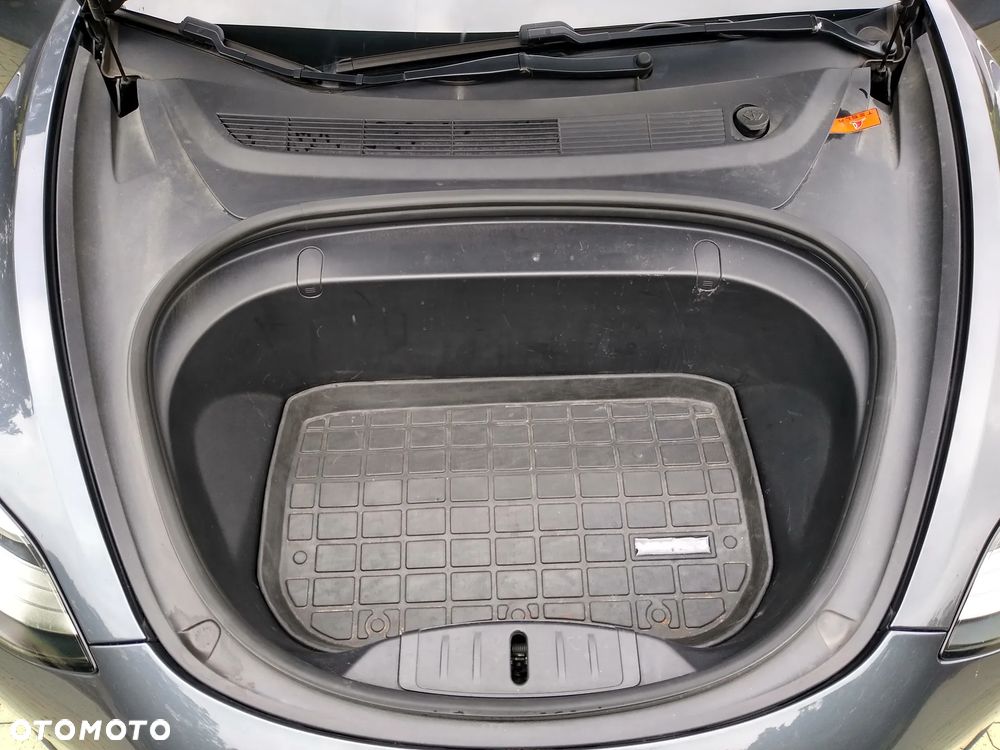Tesla Model 3 - 15