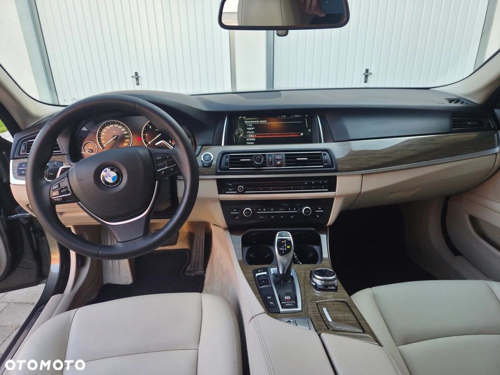 BMW Seria 5 525d xDrive Modern Line - 28