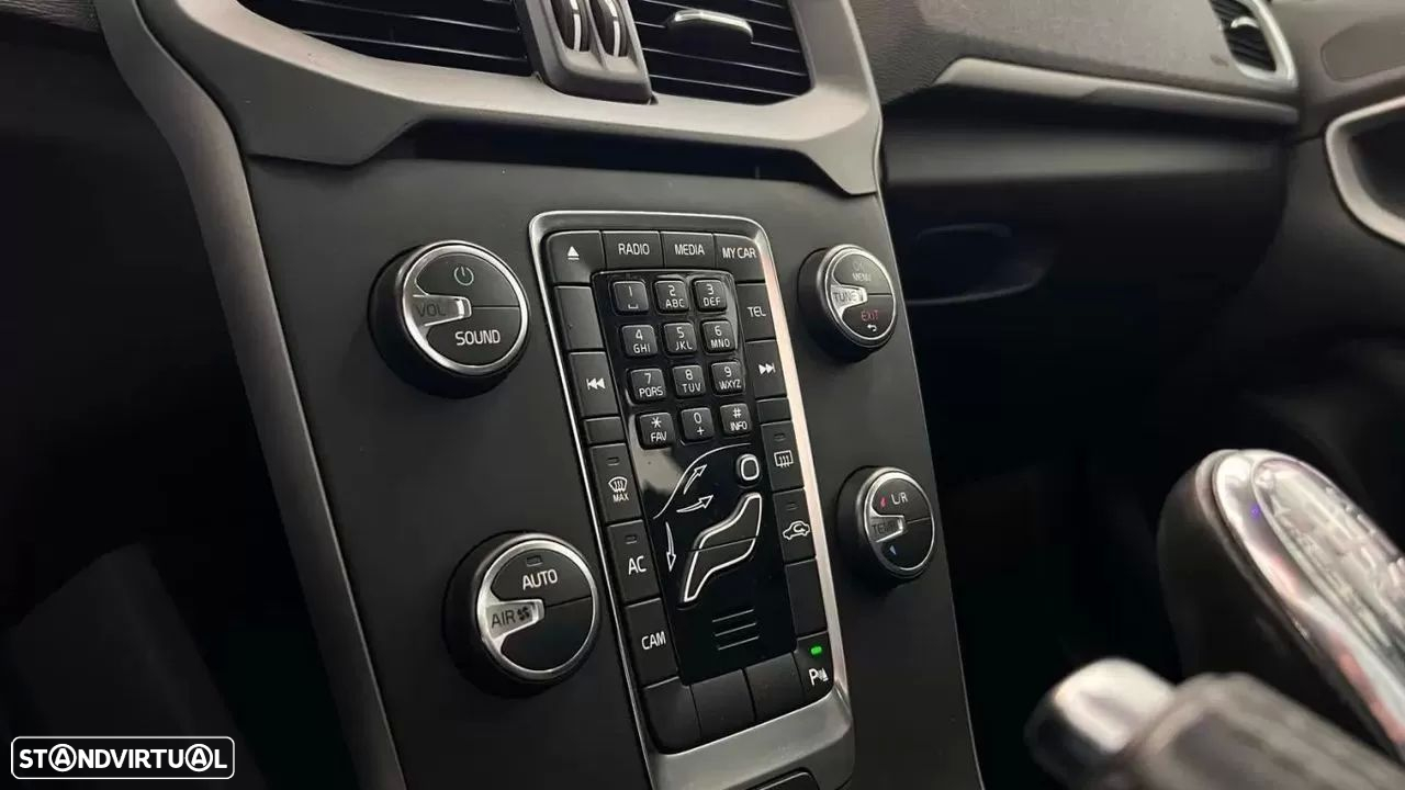 Volvo V40 1.6 D2 Momentum - 21