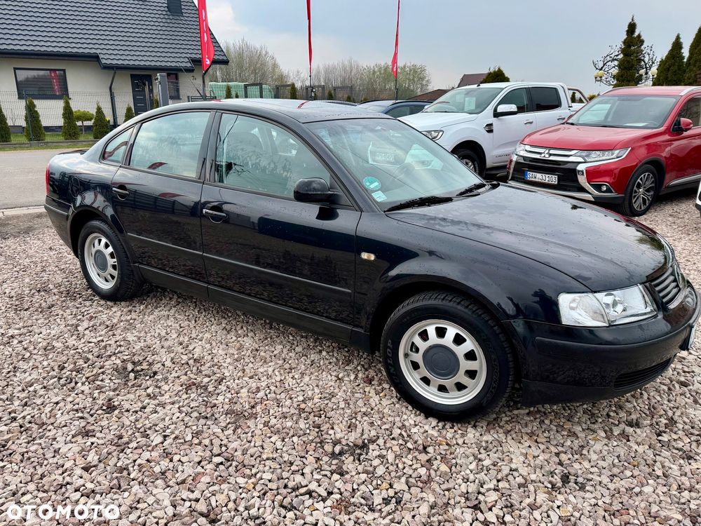 Volkswagen Passat 1.6 - 17