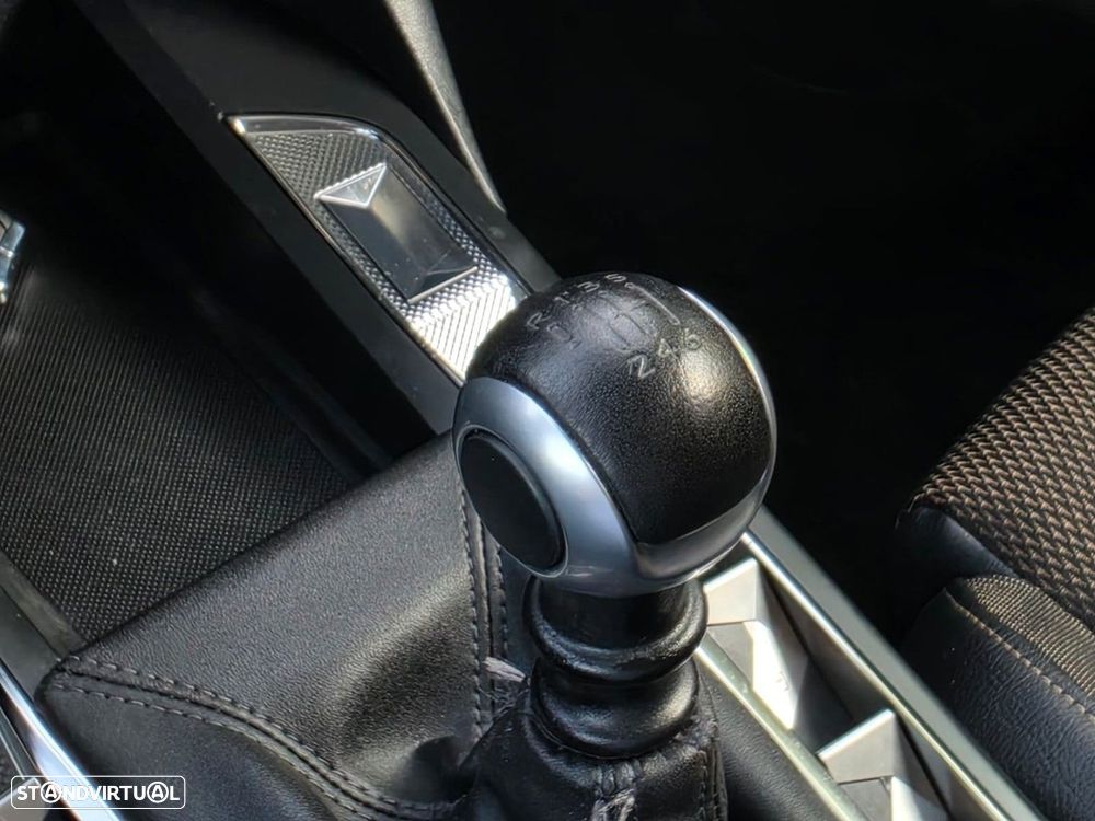 DS DS3 Crossback PureTech 100 SO CHIC - 20