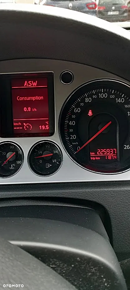 Volkswagen Passat 2.0 TDI DPF Comfortline - 14