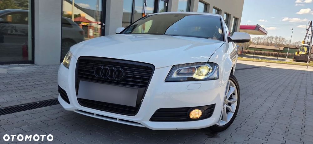 Audi A3 Sportback 1.6 TDI DPF S line Sportpaket - 32