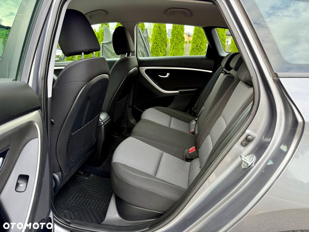 Hyundai i30 i30cw 1.6 CRDi Intro Edition - 19