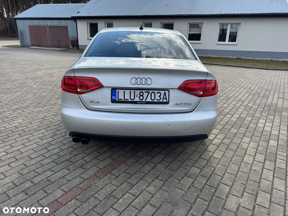 Audi A4 Limousine - 5