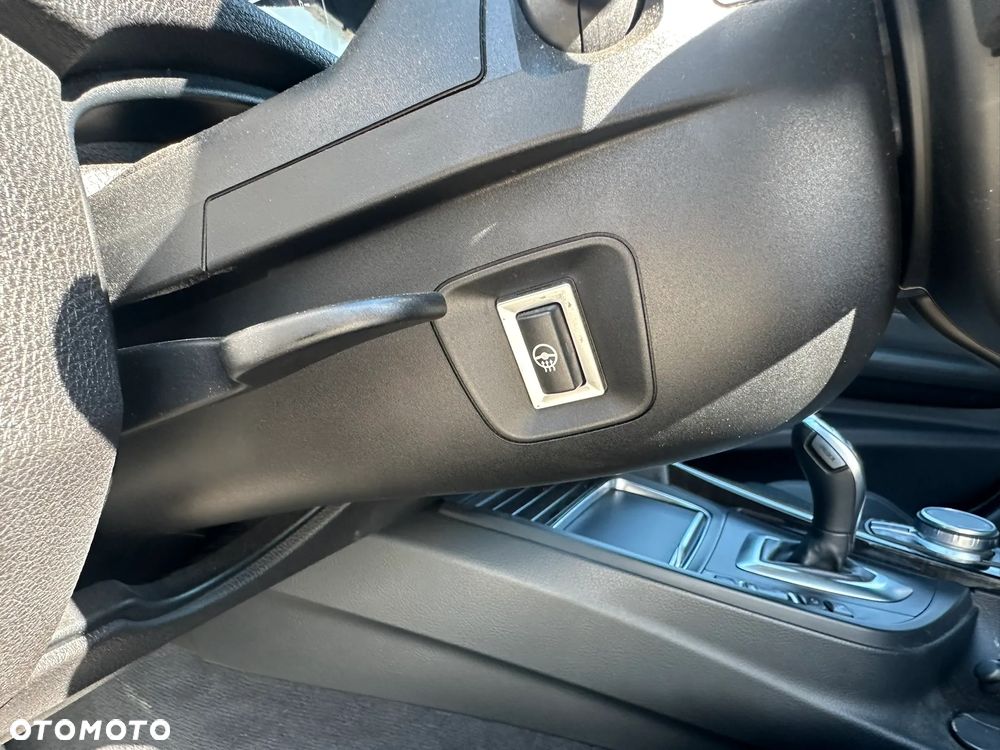 BMW Seria 3 340i xDrive M Sport Shadow - 15