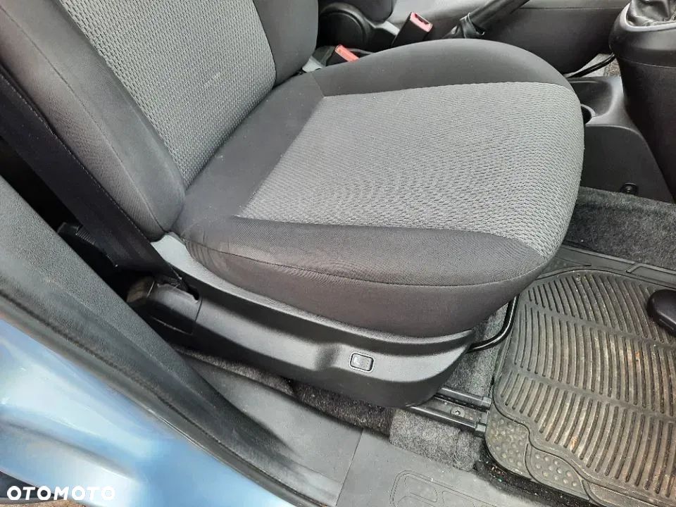 Fiat Doblo II 2 Fotel kierowcy pasażera Fotele 2 rząd Fotele grzane tapicerka boczki drzwi  EUROPA ŁADNE - 13