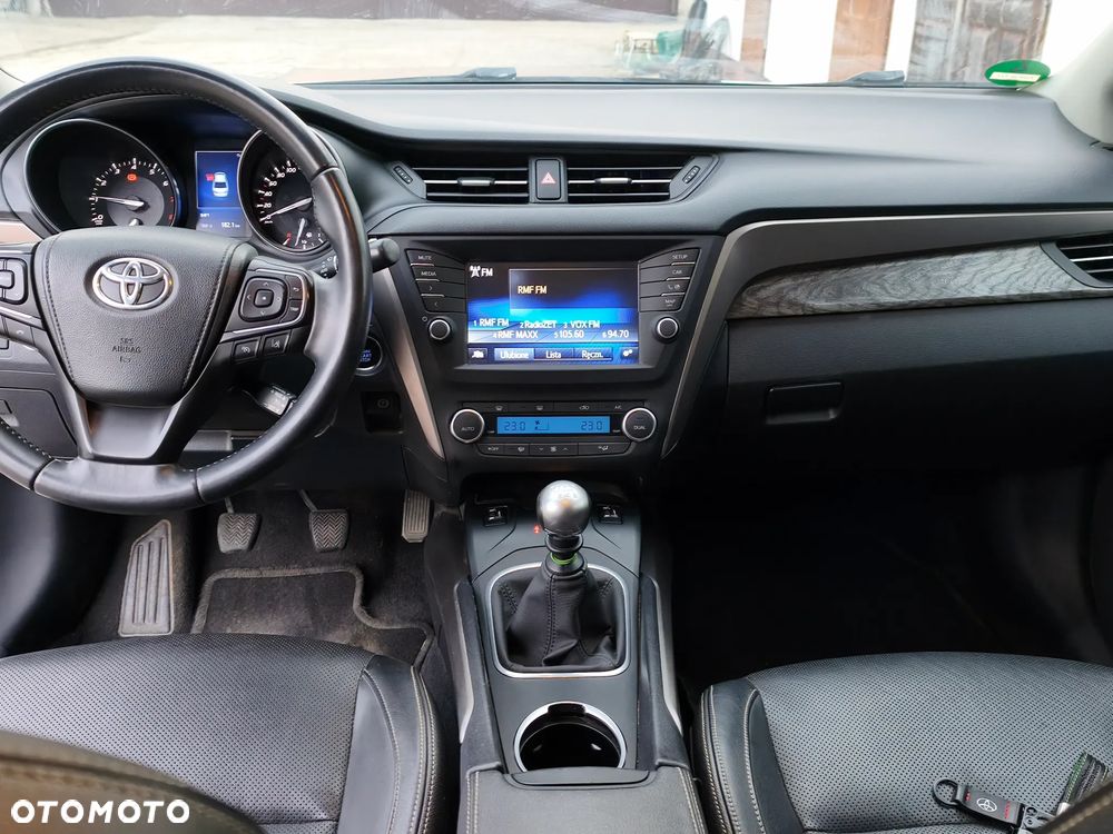 Toyota Avensis 1.8 Prestige - 17