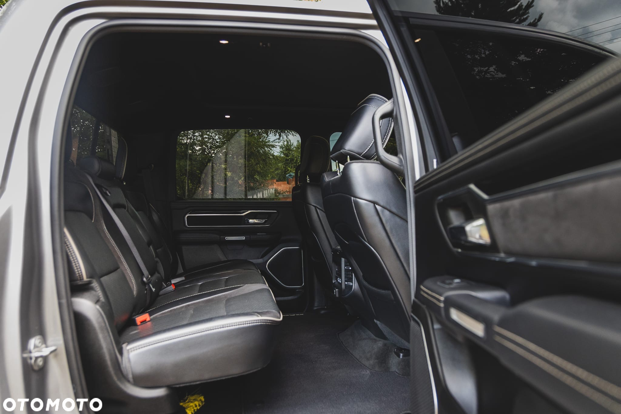Dodge RAM 1500 5.7 4x4 - 16
