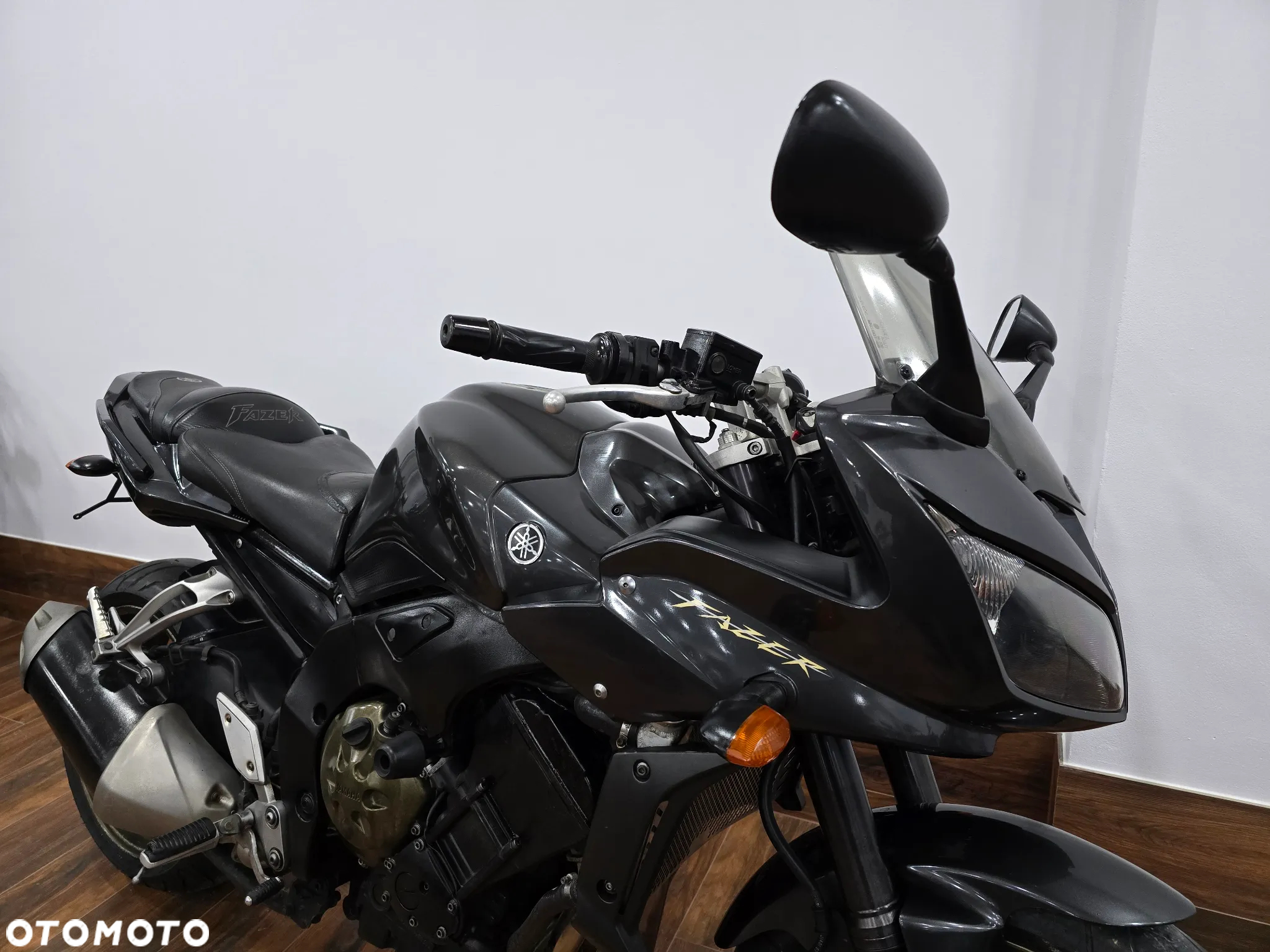 Yamaha FZ - 4