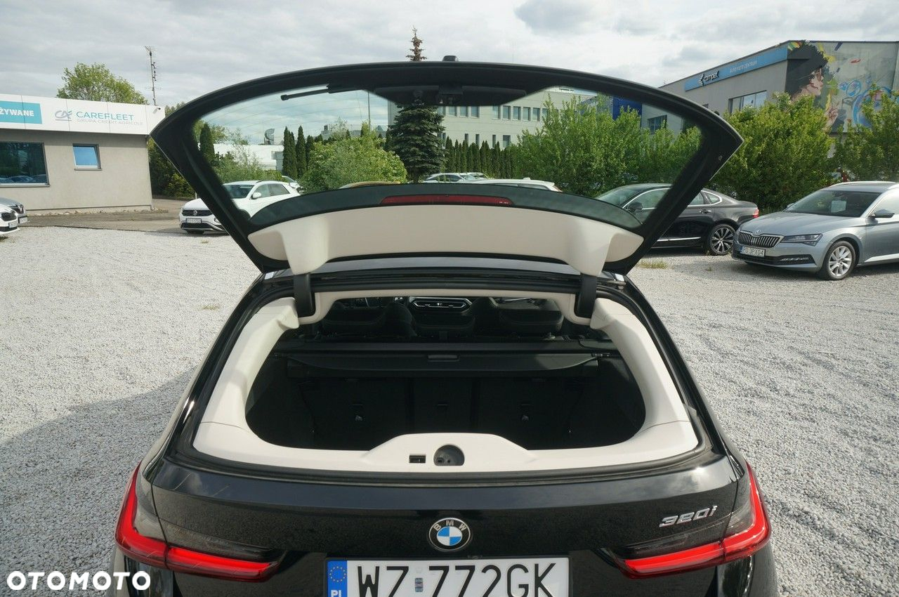 BMW Seria 3 320i - 27