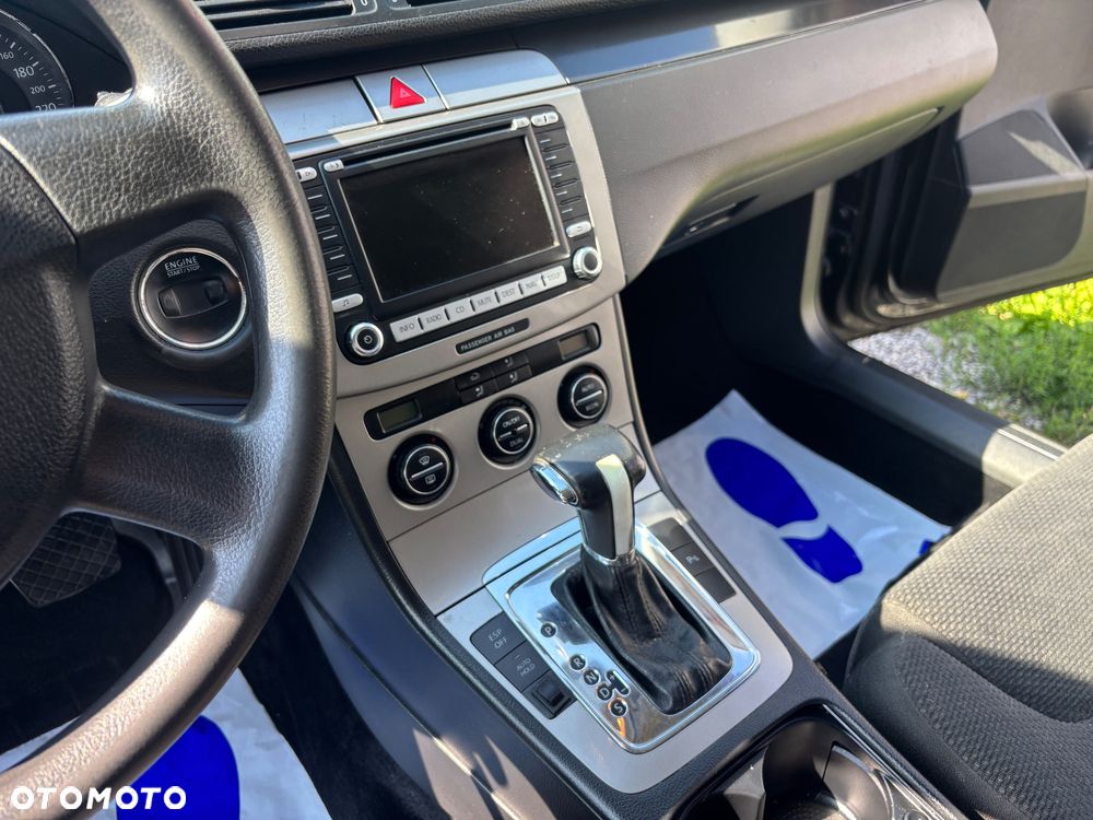 Volkswagen Passat 2.0 TDI DSG Comfortline - 13
