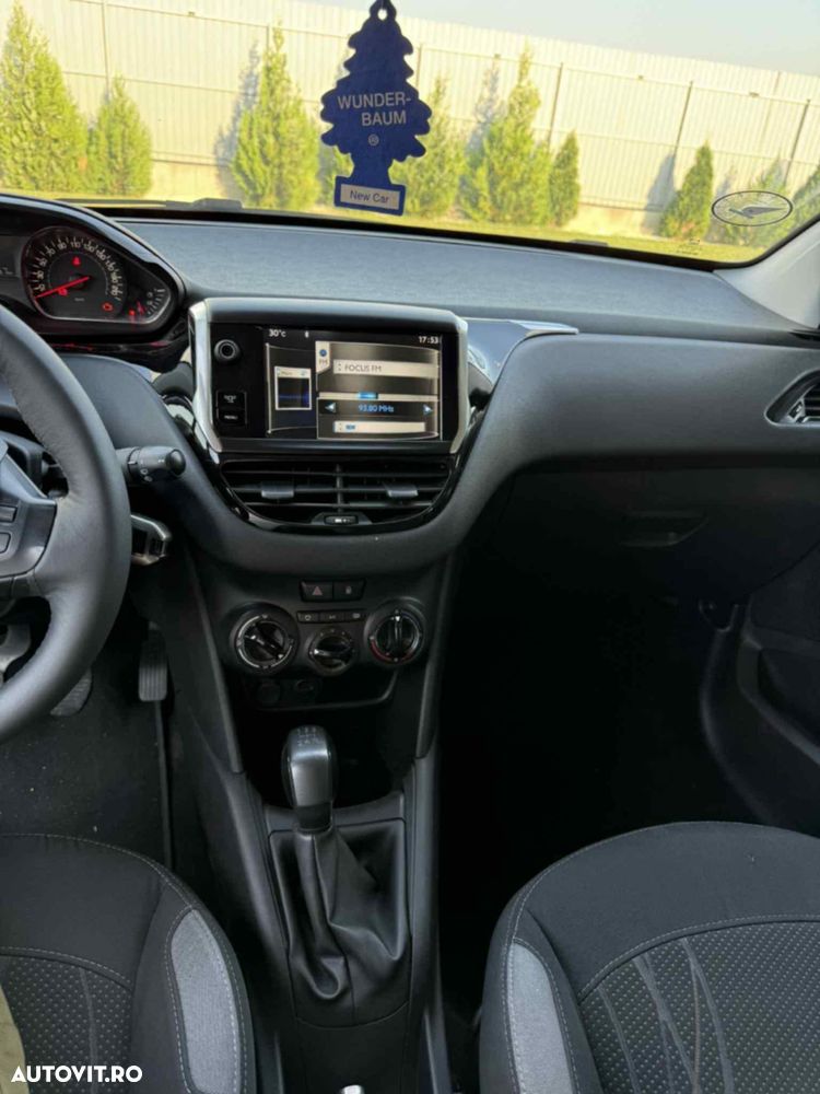 Peugeot 208 82 PureTech Style - 9