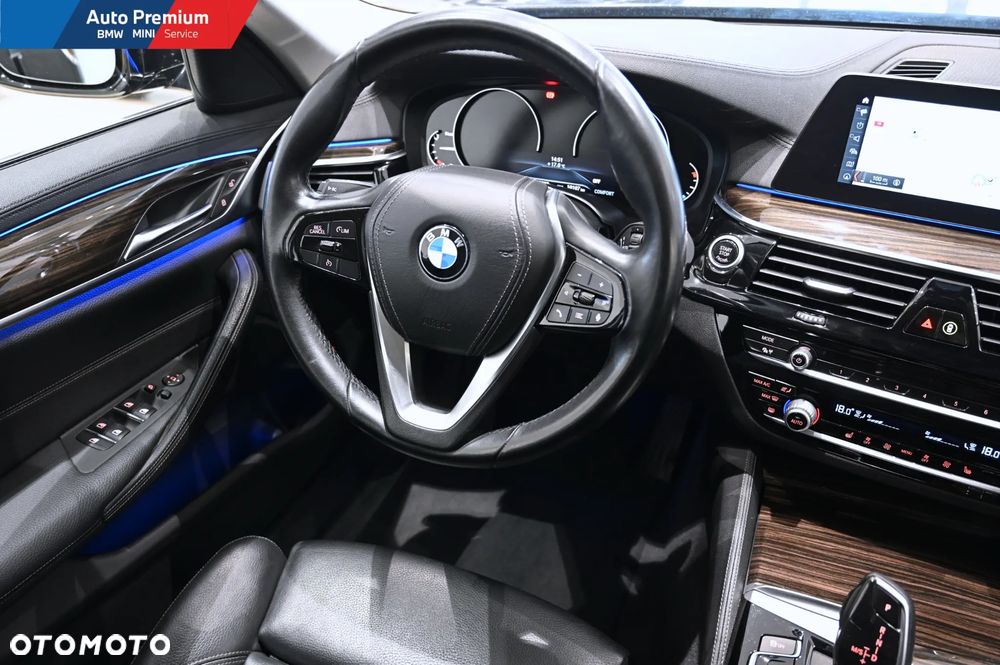 BMW Seria 5 520d xDrive - 13