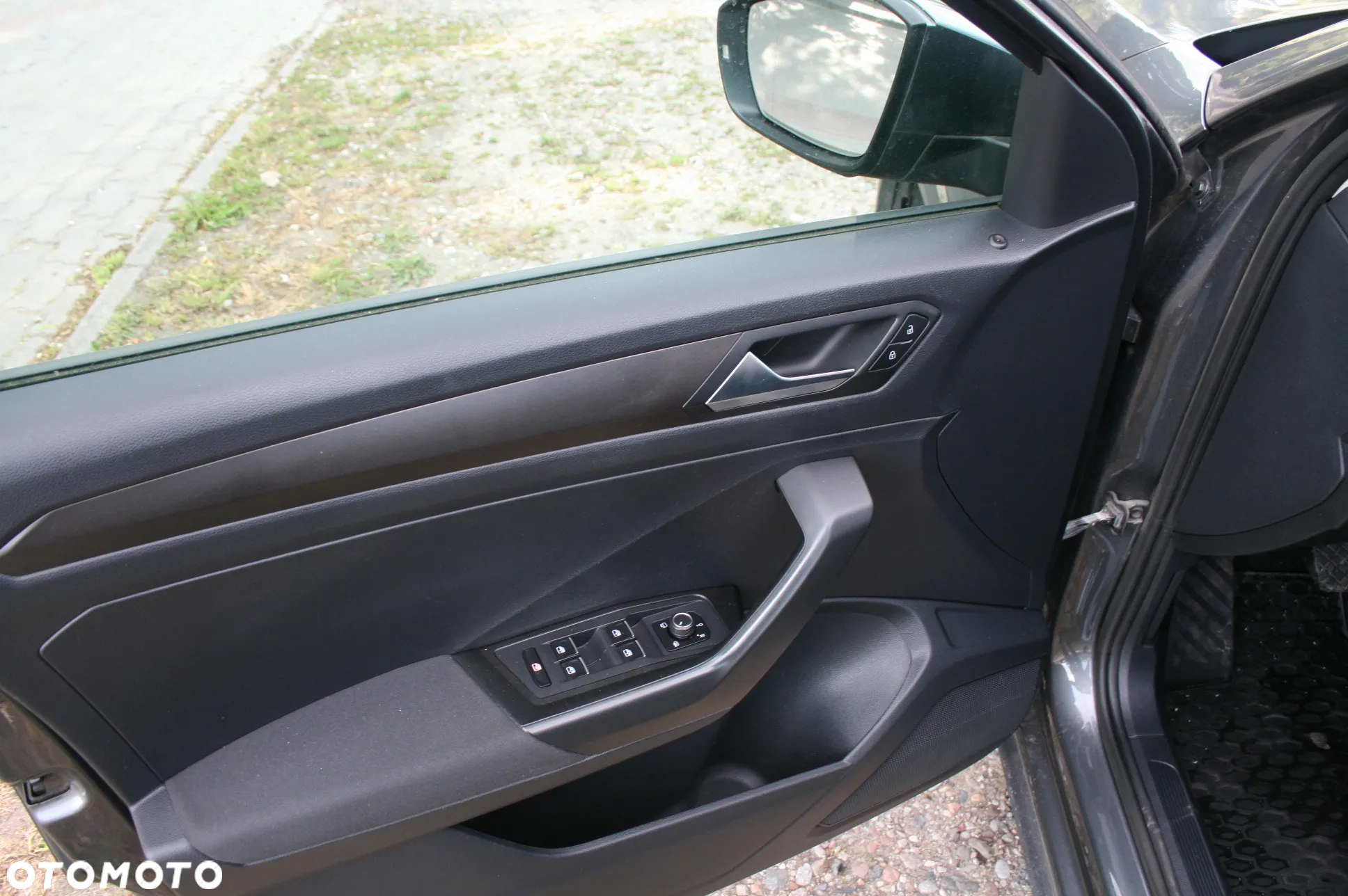Volkswagen T-Roc 1.5 TSI ACT Premium - 11